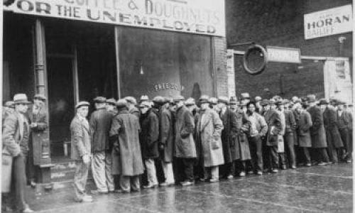 Fila de pessoas durante a Crise de 1929 nos Estados Unidos